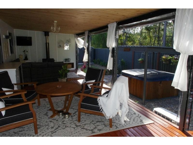 15 Sentosa Terrace, Macleay Island QLD 4184