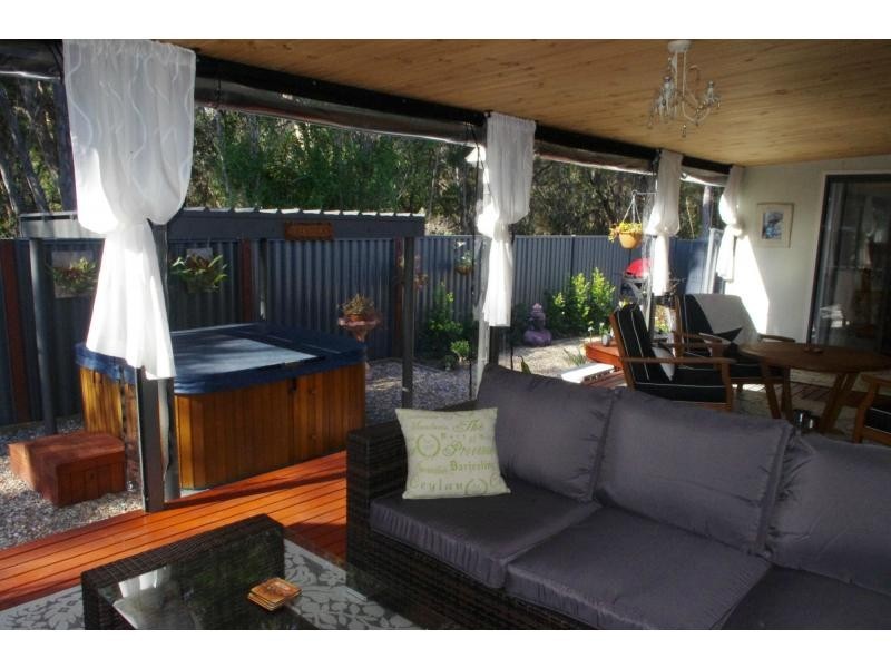 15 Sentosa Terrace, Macleay Island QLD 4184
