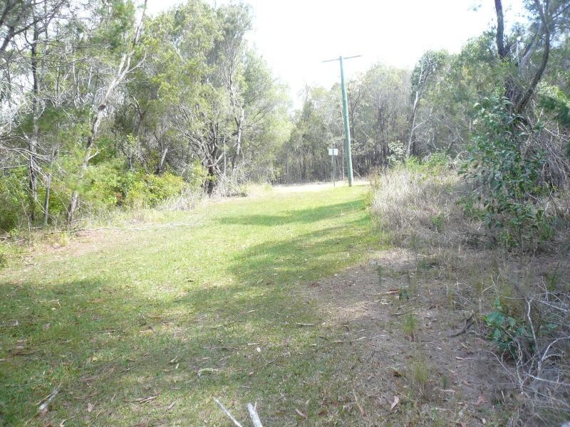 3 Rhodes Street, Macleay Island QLD 4184