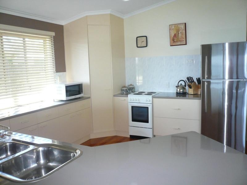 54 Western Road, Macleay Island QLD 4184