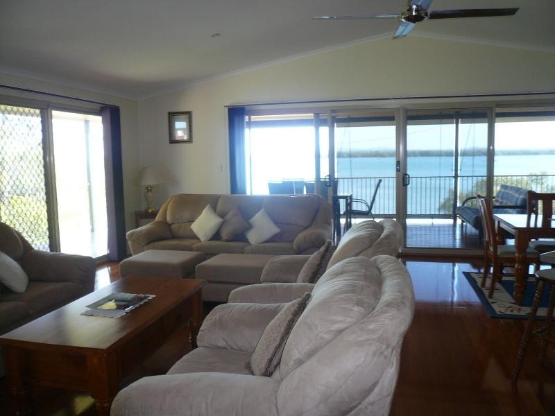 54 Western Road, Macleay Island QLD 4184
