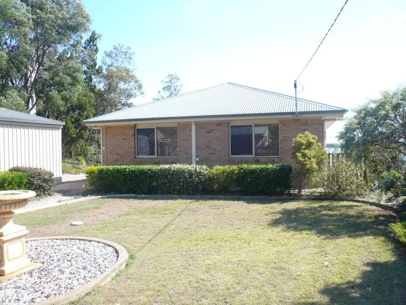 54 Western Road, Macleay Island QLD 4184