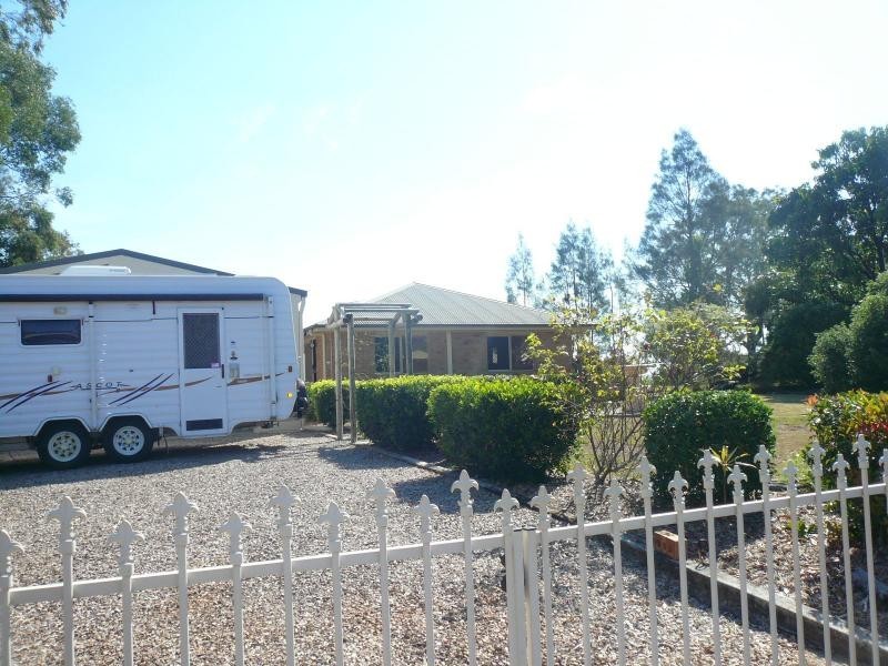 54 Western Road, Macleay Island QLD 4184