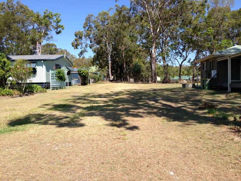 31 Benowa Street, Macleay Island QLD 4184