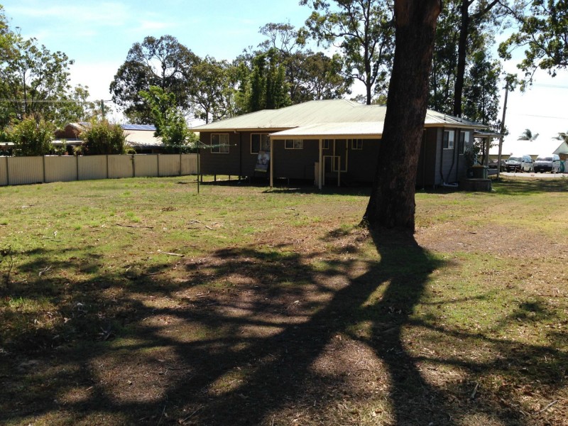 31 Benowa Street, Macleay Island QLD 4184