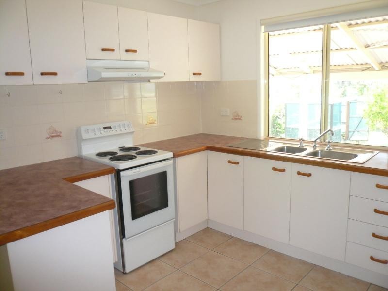 6 Betty Street, Macleay Island QLD 4184