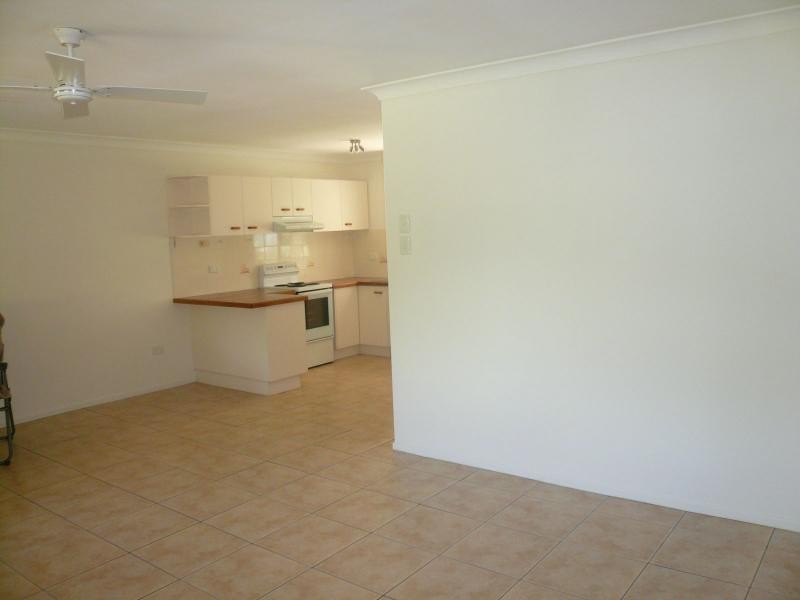 6 Betty Street, Macleay Island QLD 4184