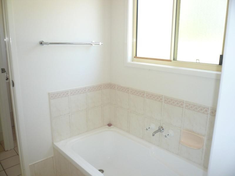 6 Betty Street, Macleay Island QLD 4184