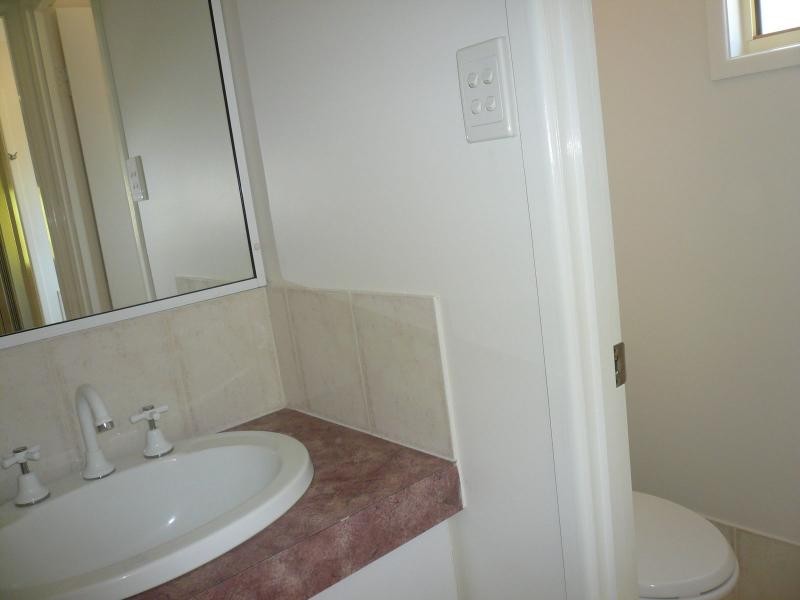 6 Betty Street, Macleay Island QLD 4184