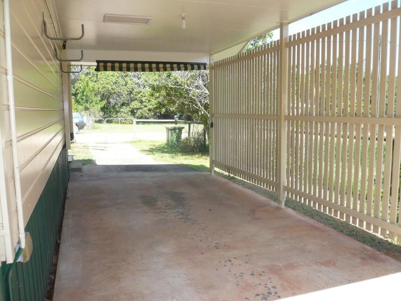 6 Betty Street, Macleay Island QLD 4184