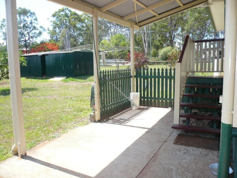 6 Betty Street, Macleay Island QLD 4184