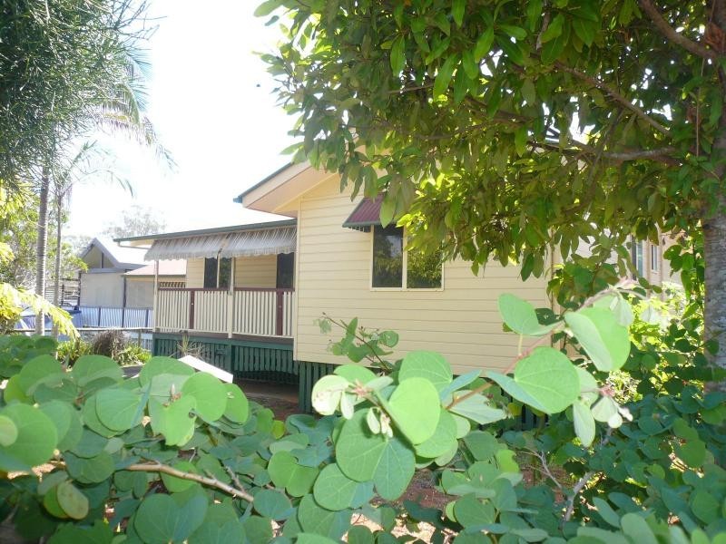 6 Betty Street, Macleay Island QLD 4184