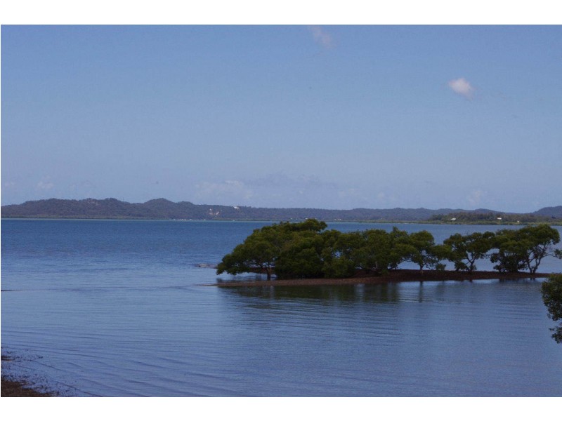 38 Coorong St, Macleay Island QLD 4184