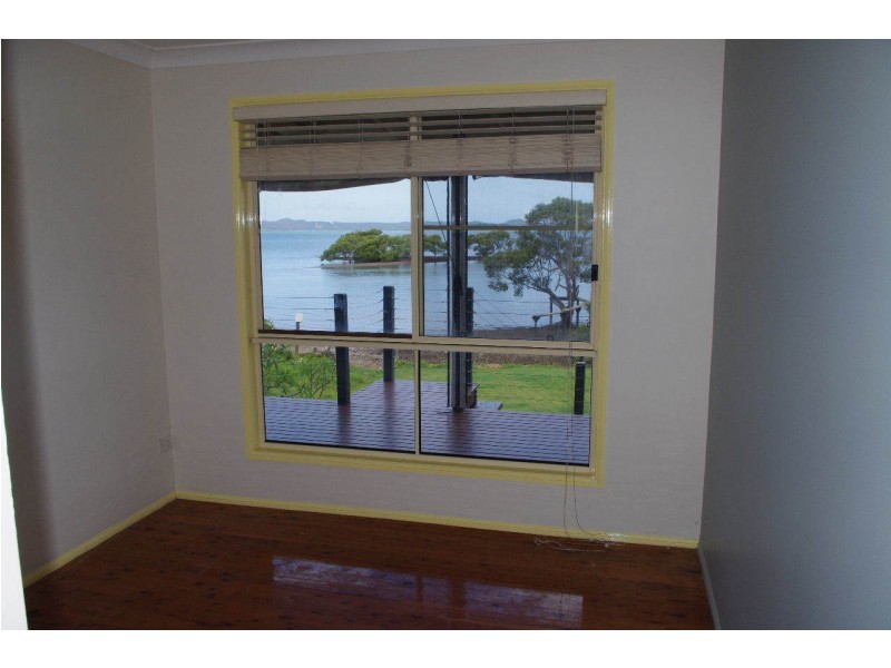 38 Coorong St, Macleay Island QLD 4184