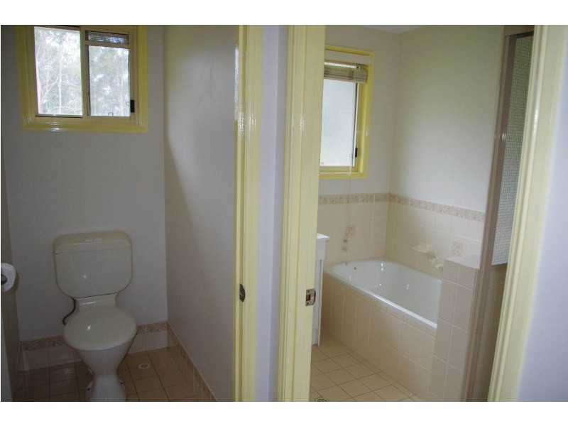 38 Coorong St, Macleay Island QLD 4184