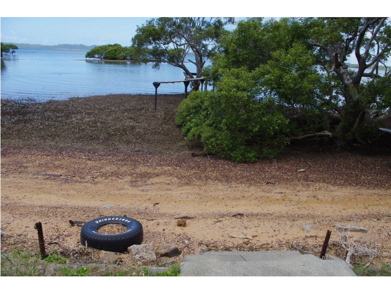 38 Coorong St, Macleay Island QLD 4184