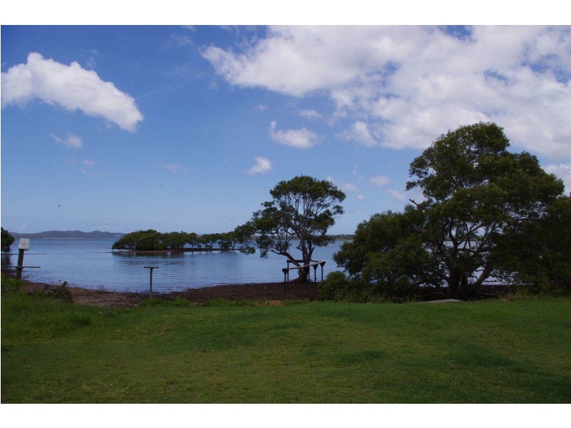 38 Coorong St, Macleay Island QLD 4184