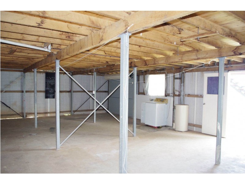 38 Coorong St, Macleay Island QLD 4184