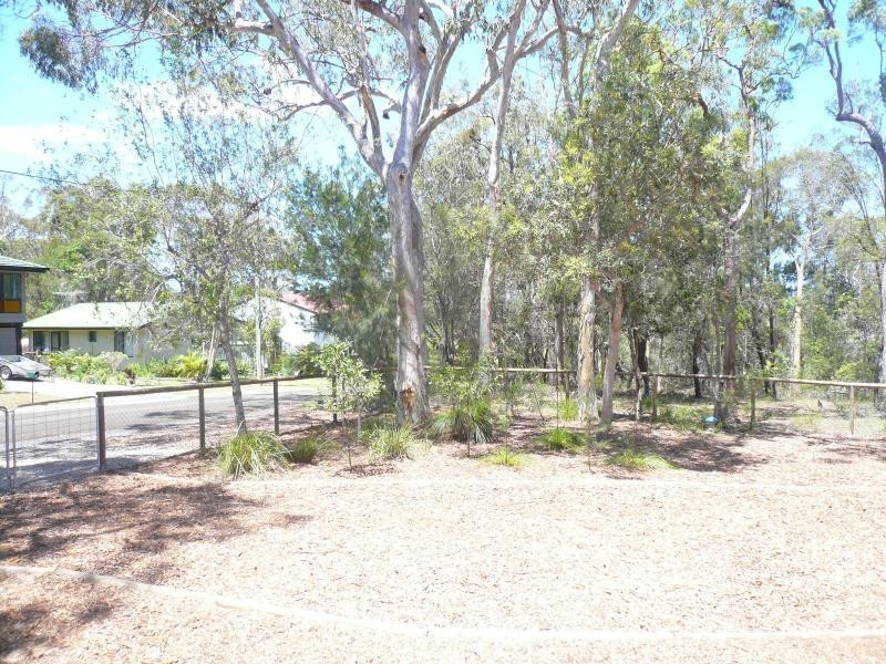 14-16 Baracoota Street, Macleay Island QLD 4184