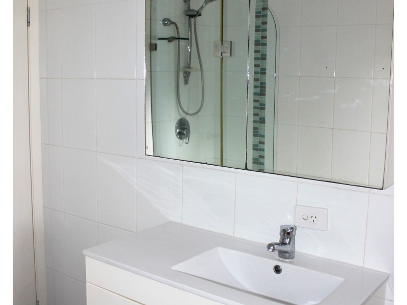 113 High Central Road, Macleay Island QLD 4184