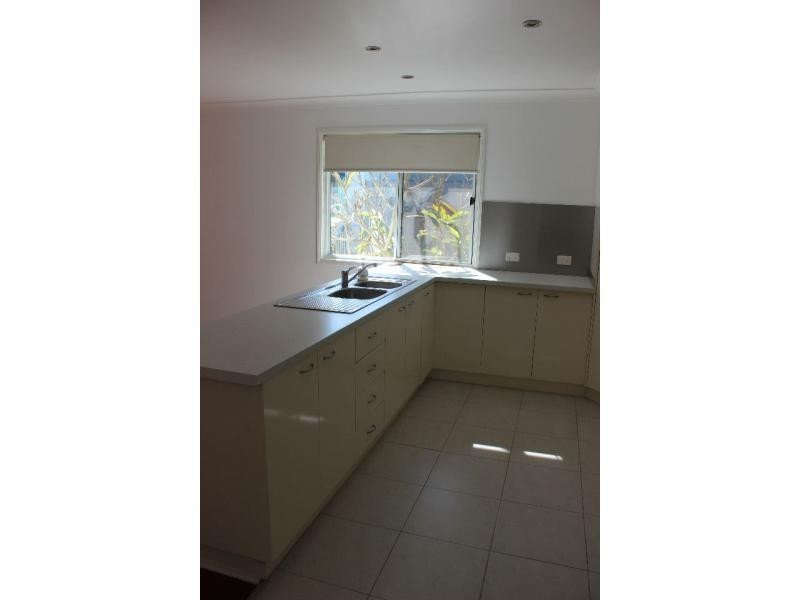 26 Rhodes Street, Macleay Island QLD 4184