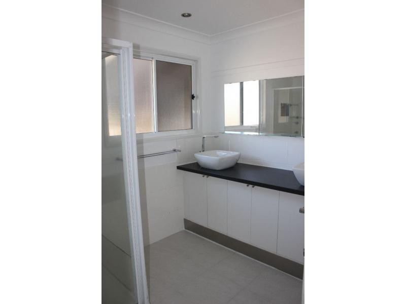 26 Rhodes Street, Macleay Island QLD 4184