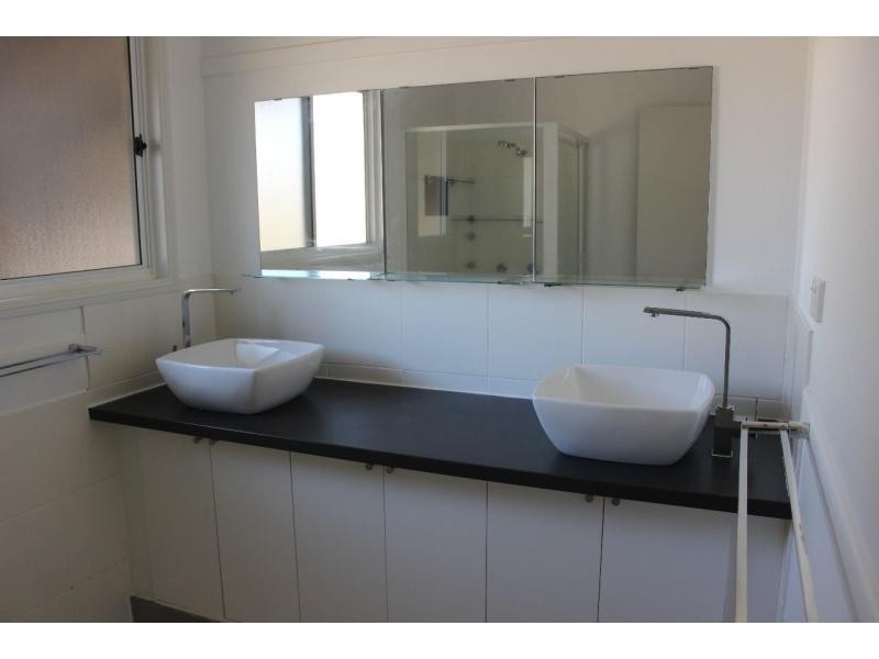 26 Rhodes Street, Macleay Island QLD 4184
