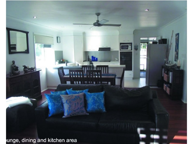 26 Rhodes Street, Macleay Island QLD 4184