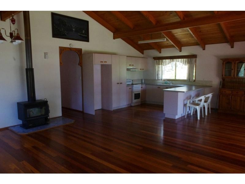 25 President Terrace, Macleay Island QLD 4184