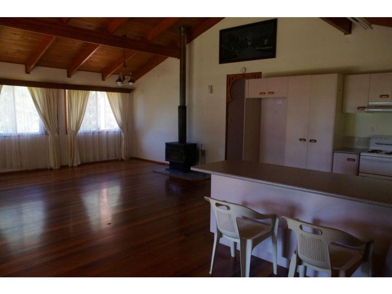 25 President Terrace, Macleay Island QLD 4184
