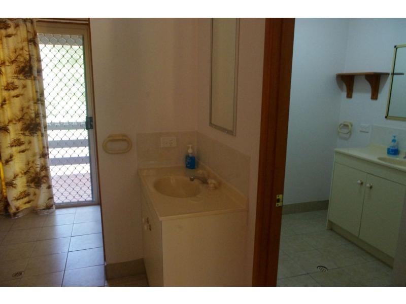 25 President Terrace, Macleay Island QLD 4184