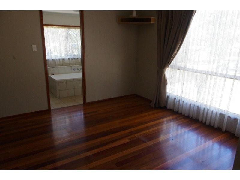 25 President Terrace, Macleay Island QLD 4184