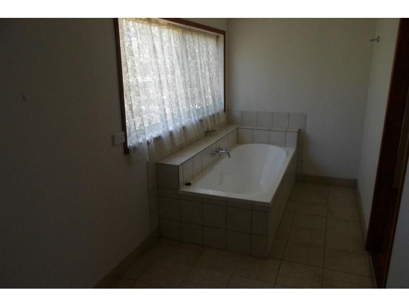 25 President Terrace, Macleay Island QLD 4184