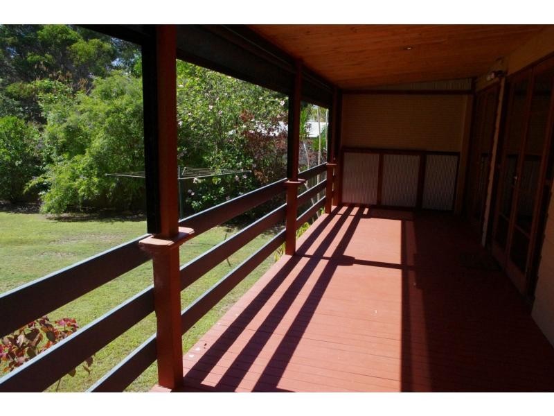 25 President Terrace, Macleay Island QLD 4184