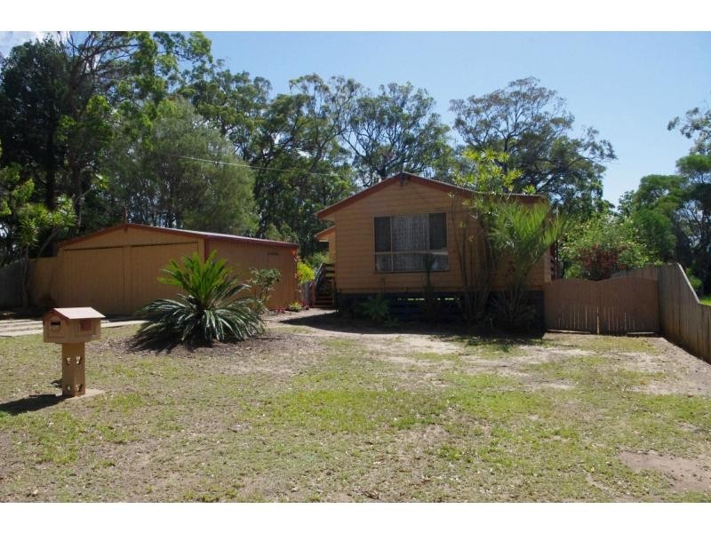 25 President Terrace, Macleay Island QLD 4184