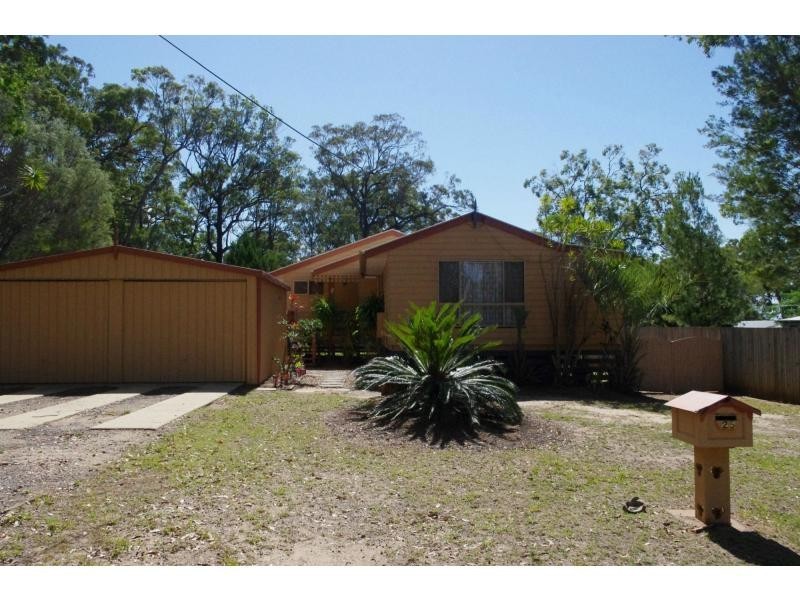 25 President Terrace, Macleay Island QLD 4184