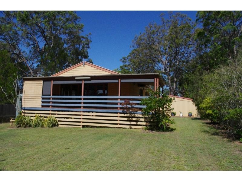 25 President Terrace, Macleay Island QLD 4184