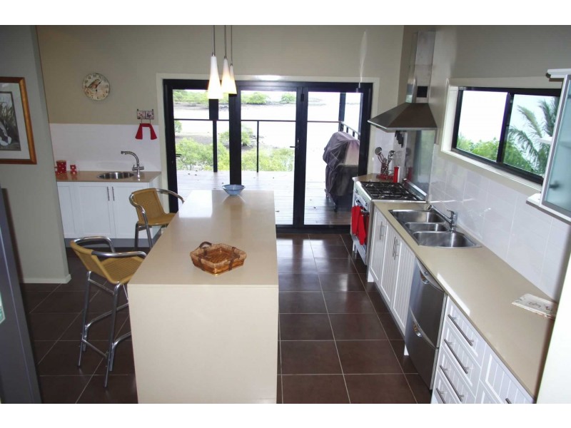 91 Coondooroopa Drive, Macleay Island QLD 4184