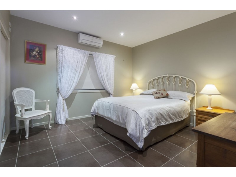 91 Coondooroopa Drive, Macleay Island QLD 4184