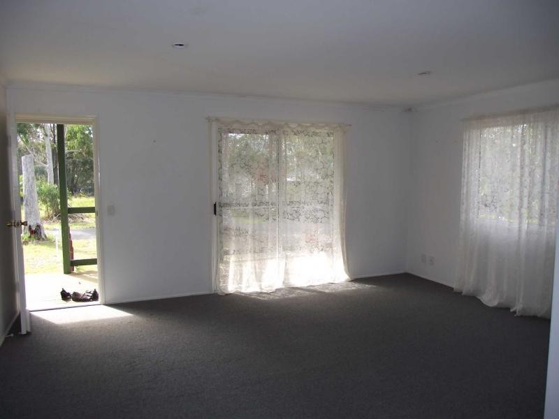 18 Kooberry Street, Macleay Island QLD 4184