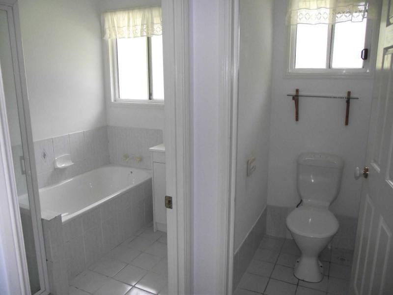 18 Kooberry Street, Macleay Island QLD 4184