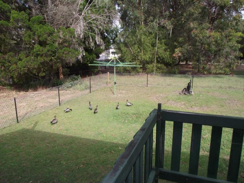 18 Kooberry Street, Macleay Island QLD 4184