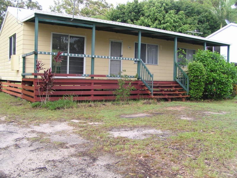 18 Kooberry Street, Macleay Island QLD 4184