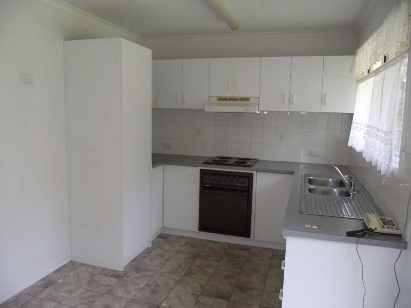 18 Kooberry Street, Macleay Island QLD 4184