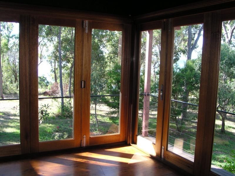 12 Ray Street, Macleay Island QLD 4184