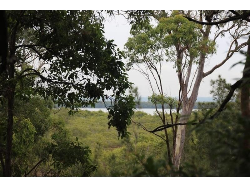 28-30 Charles Terrace, Macleay Island QLD 4184