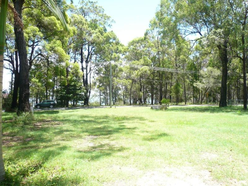 38 Coast Road, Macleay Island QLD 4184