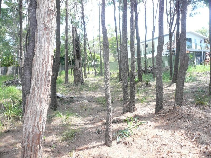 8 Oomool Street, Macleay Island QLD 4184