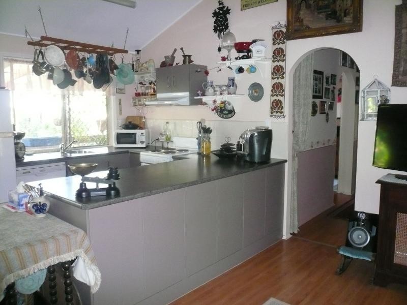 190 High Central Road, Macleay Island QLD 4184