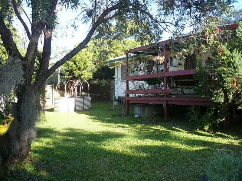 190 High Central Road, Macleay Island QLD 4184